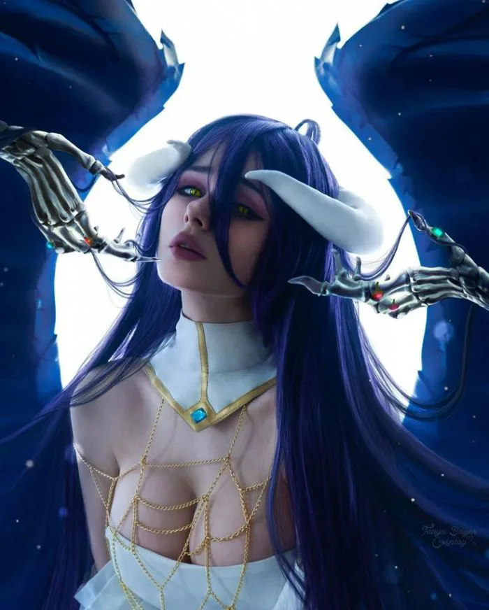 Albedo Cosplay Overlord
