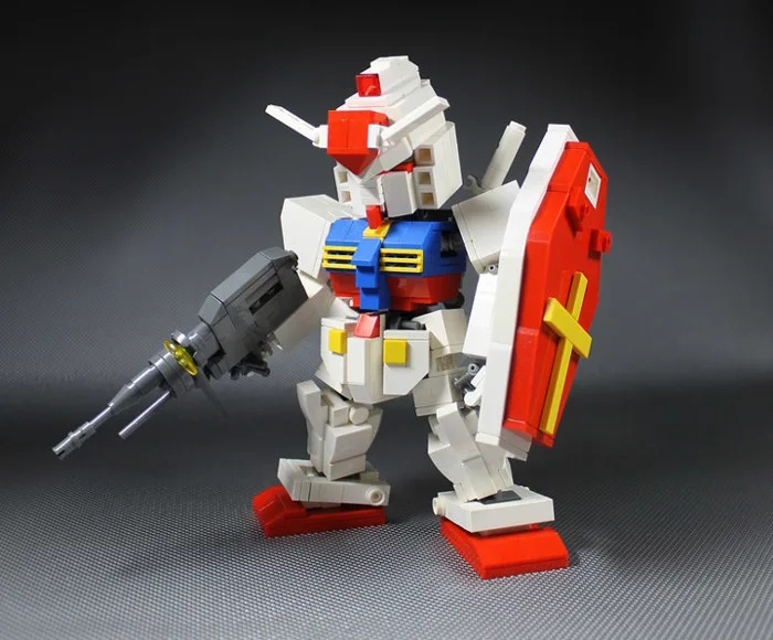 A Chibi Gundam Made with Lego (という訳でガンダム。初代ガンダム。) A Chibi Gundam Made with Lego (という訳でガンダム。初代ガンダム。)