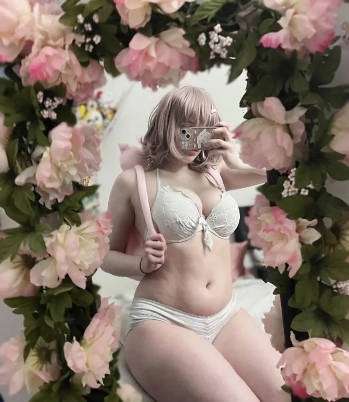 Cosplay và ảnh bikini Chiaki : r/danganronpa