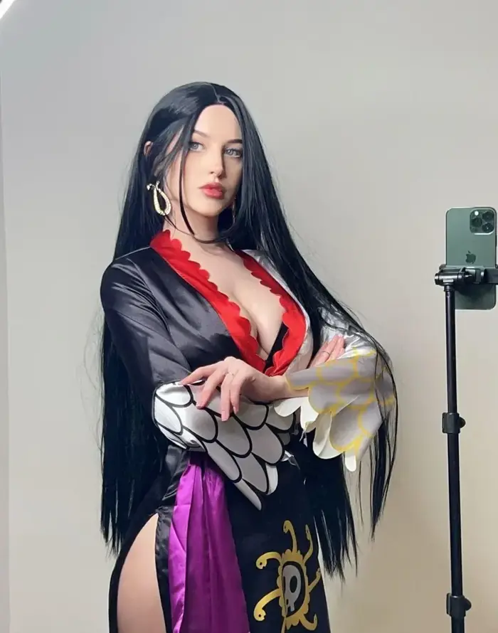 284+ ảnh Boa Hancock cosplay cực đẹp với thần thái đầy kiêu kỳ