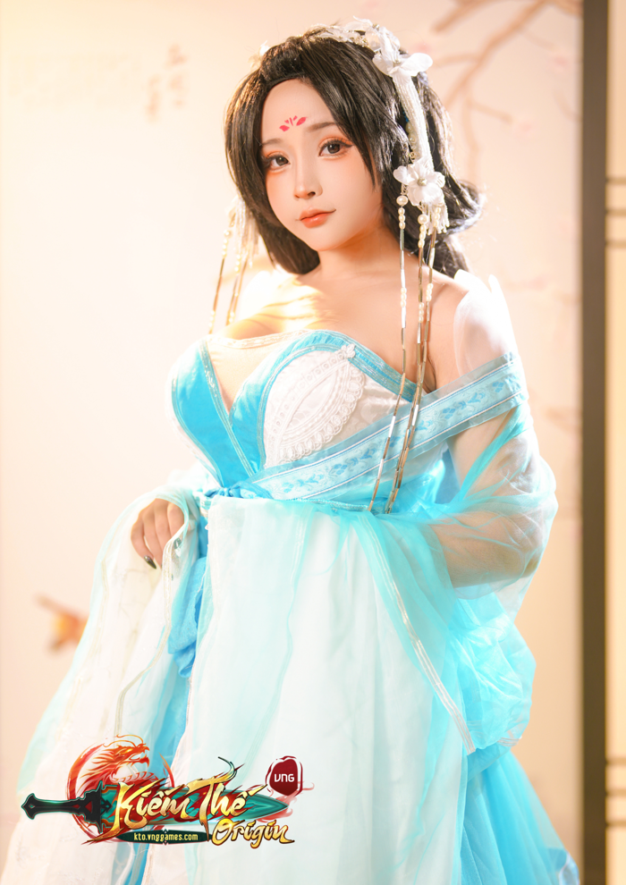 Cosplay bom tấn đình đám nhất 2023 của VNG khiến game thủ 'bỏng mắt' vì vùng 'Q1' gợi cảm