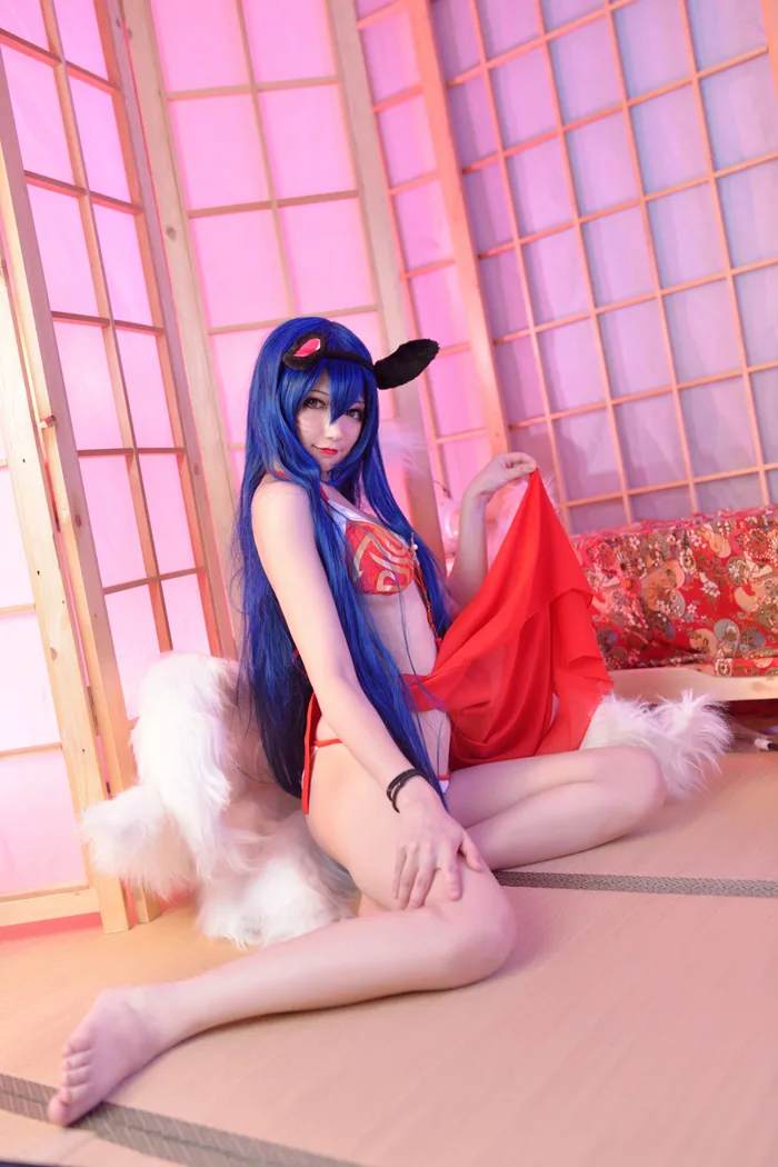 LMHT: Bỏng mắt với cosplay Ahri cực khêu gợi của Nagisa