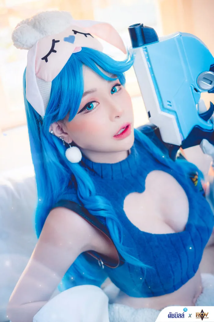 Màn cosplay “bỏng” mắt của siêu xạ thủ “dựng pháo” Celica game Liên Quân Mobile