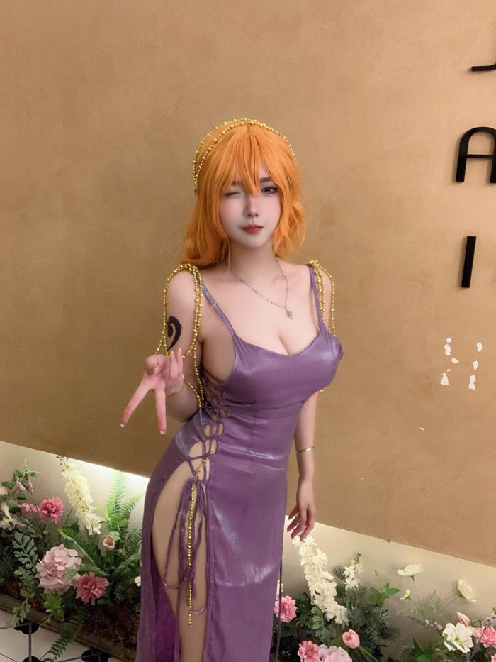Tiếp tục xuất hiện với tạo hình “ero” cực bạo, nữ coser này lại khiến nhiều anh em điêu đứng