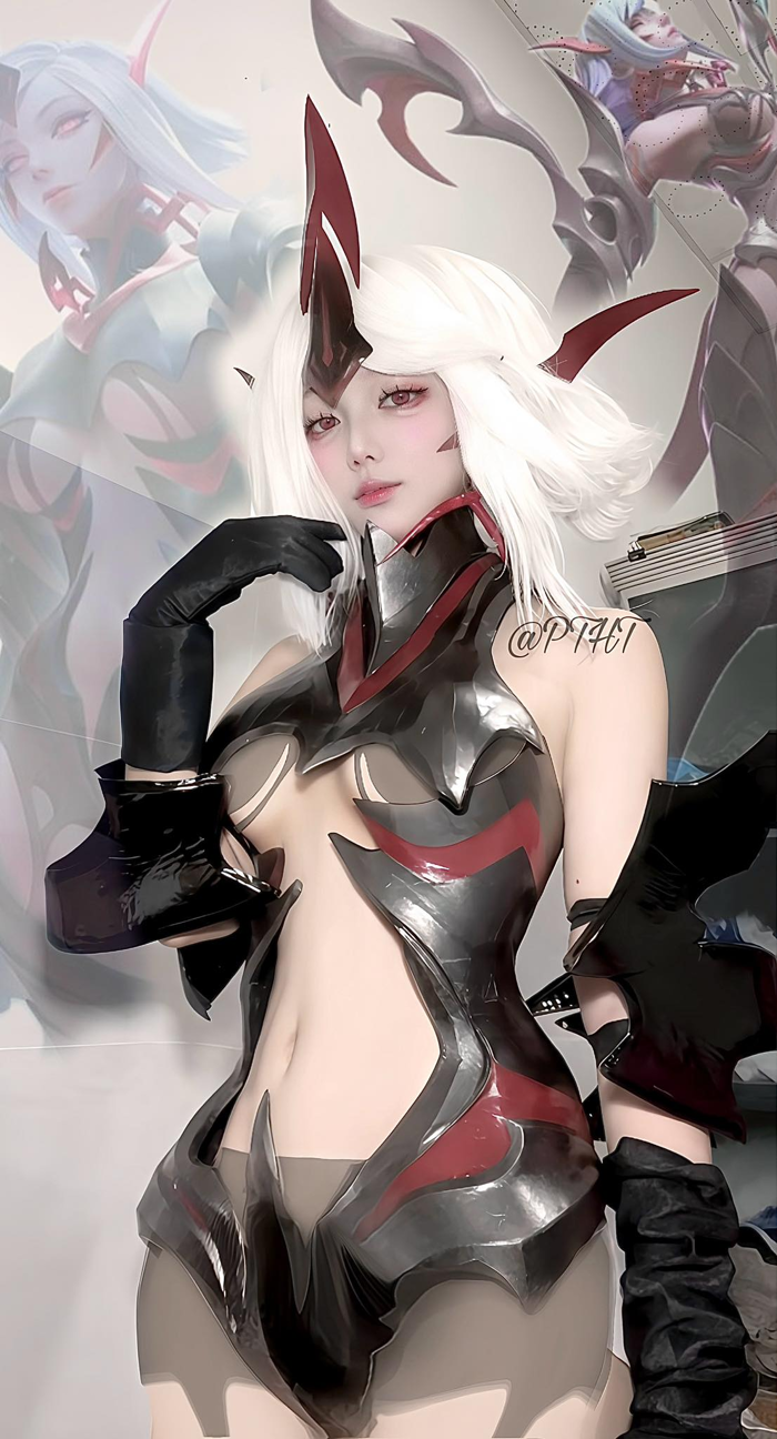 Màn cosplay Violet Huyết Ma Thần khiến anh em game thủ ngất ngây mê đắm