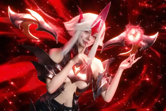 Cosplay Violet Huyết Ma Thần, cô gái chỉ dám biến hóa 50% nhưng vẫn khiến fan nam chao đảo - Cosplay - Việt Giải Trí