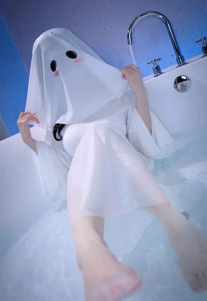 Đến với cosplay ma nữ xinh đẹp cùng miko