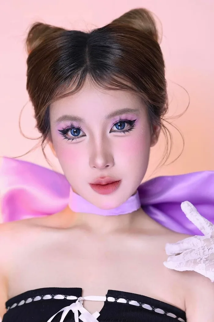 Hóa thân thành nàng mèo Toodles Galore xinh đẹp qua xu hướng trang điểm 