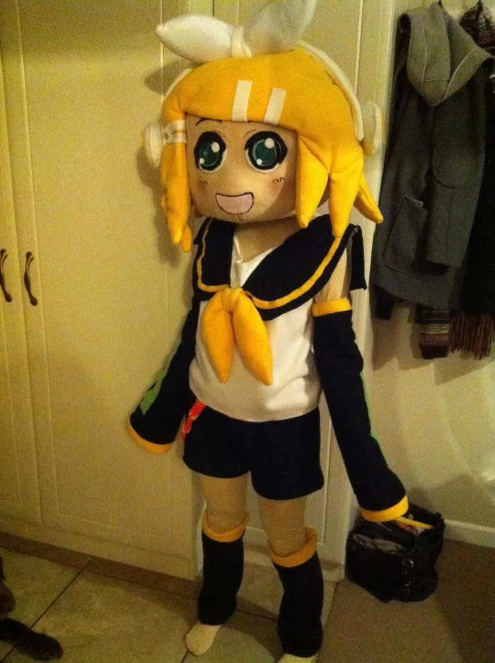 Rin kagamine cosplay by mrsblankbrush on DeviantArt