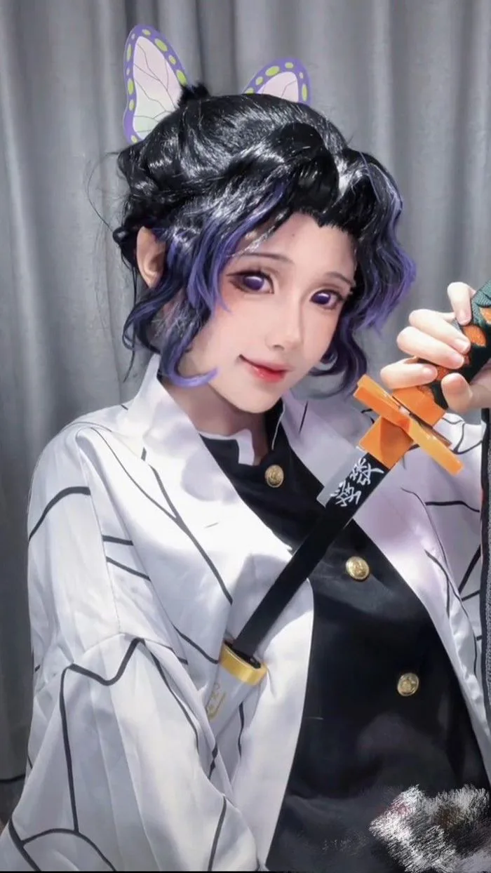 Shinobu cosplay | Bươm bướm, Ảnh vui nhộn, Vợ