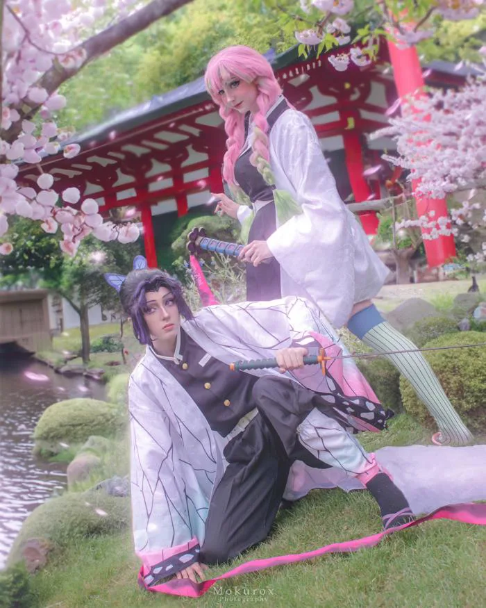 🌸 Bộ cosplay Mitsuri của mình cùng màn song ca Shinobu 🦋 @misajoestar :  r/KimetsuNoYaiba