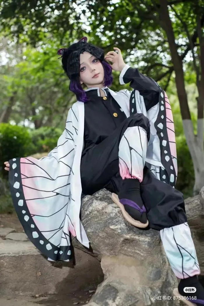 Shinobu Cosplay do tôi, hai ảnh đầu hơi cũ (có đội tóc giả) và ảnh cuối là  ảnh chụp cách đây vài phút (không đội tóc giả nhờ hướng dẫn làm tóc
