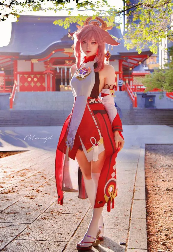 Yae Miko Cosplay