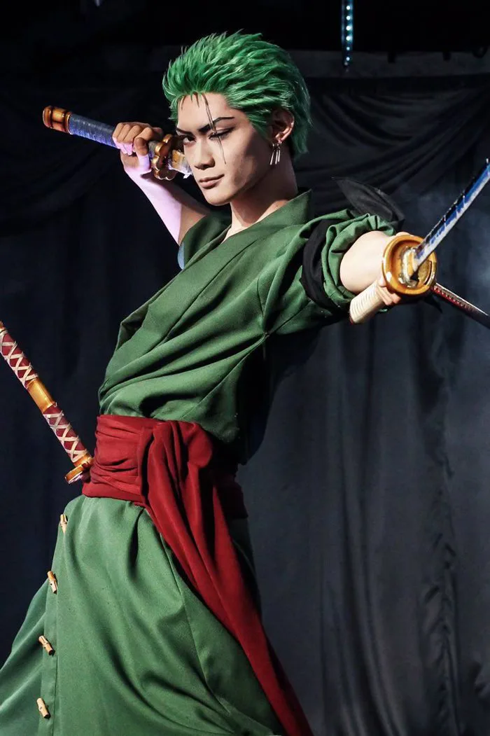 Pirate Hunter Roronoa Zoro One Piece Cosplay
