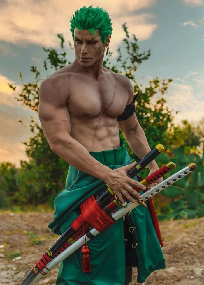 Cosplay as Roronoa Zoro from One Piece | Immagini