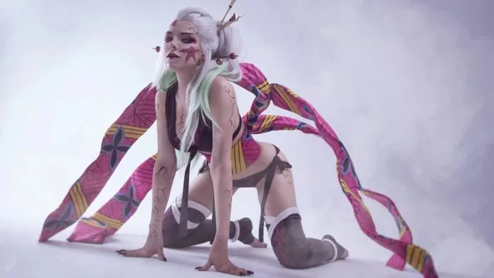 Demon Slayer Cosplay: Daki đẹp 'bốc lửa' - ONE Esports Vietnam | ONE Esports Vietnam
