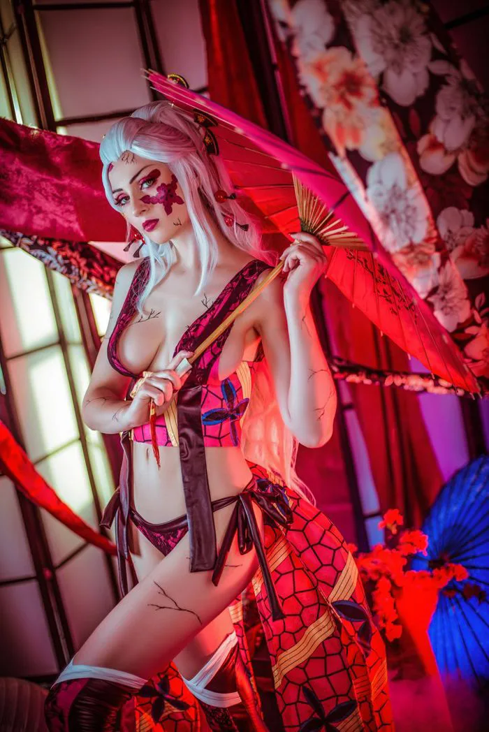 Demon Slayer Daki cosplay - Wallpaper post - Imgur