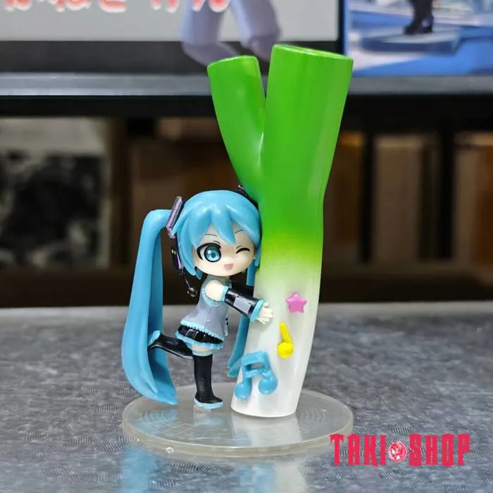 MFIG003 Mô hình mini figure: Miku Chibi Ôm Cọng Hành
