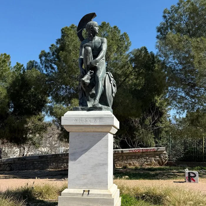 Statue Of Theseus (Athens, Hy Lạp) - Đánh giá - Tripadvisor