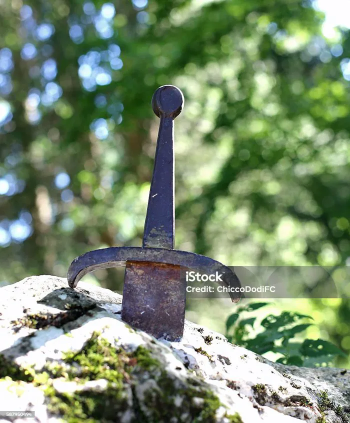 Thanh Kiếm Excalibur Nổi Tiếng Của Vua Arthur Hình ảnh Sẵn có - Tải xuống Hình  ảnh Ngay bây giờ - Kiếm, Kéo - Tiến tới, Nhiếp ảnh - Hình ảnh - iStock