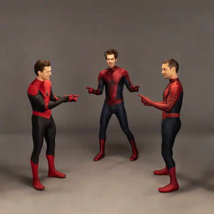 Tom Holland cùng Tobey Maguire và Andrew Garfield tái hiện lại meme kinh  điển của Người