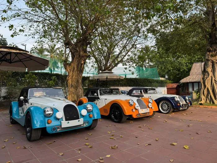 Ông Đặng Lê Nguyên Vũ tậu cùng lúc 3 chiếc Morgan Plus Six