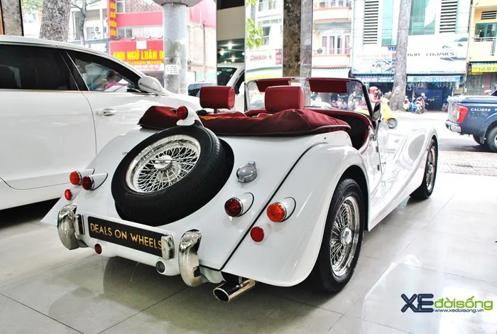 Xe Anh quốc hàng độc Morgan Plus 4 đầu tiên về Việt Nam